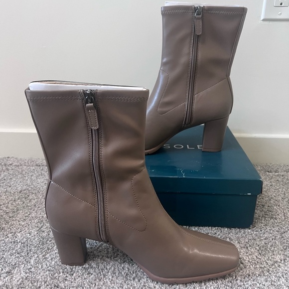 Women’s Aerosoles Cinnamon Mid Calf Boots Taupe Block Heels Side Zip US 11 - Picture 4 of 6